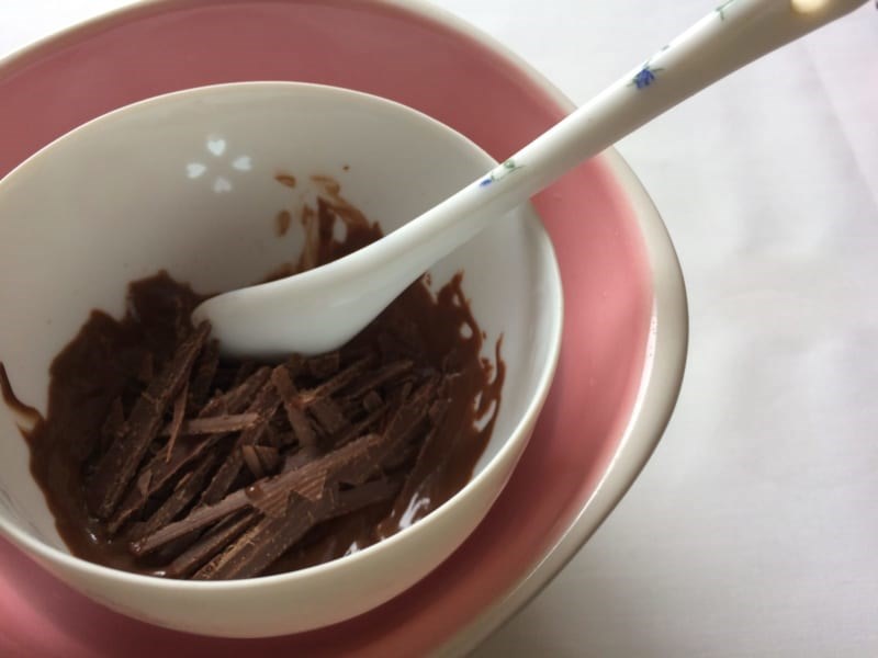 Những cách làm tan chảy chocolate có thể bạn chưa biết