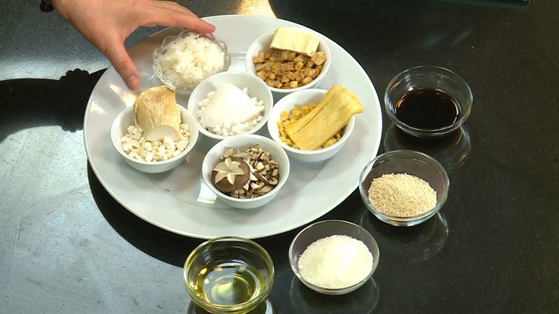 Nguyên liệu món ăn cơm chiên trái dừa chay