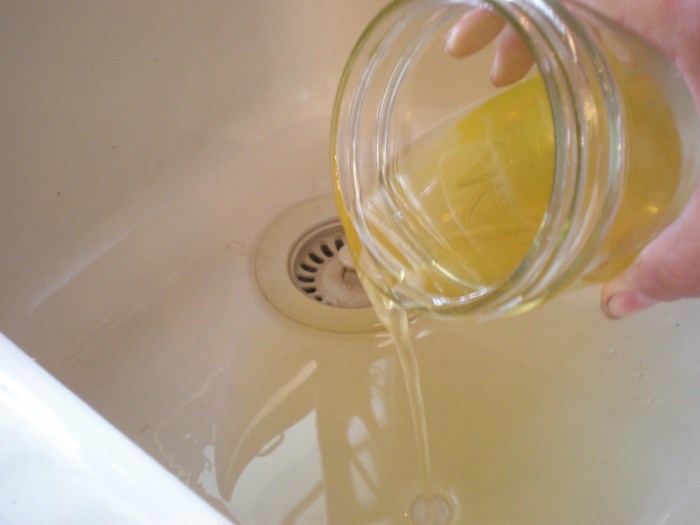 Khử m&ugrave;i bồn rửa ch&eacute;n