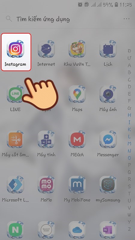 Bạn mở ứng dụng Instagram l&ecirc;n.
