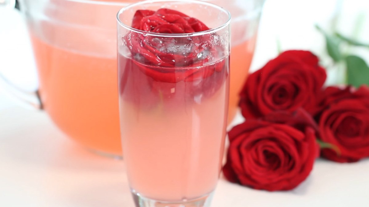 Soda hoa hồng