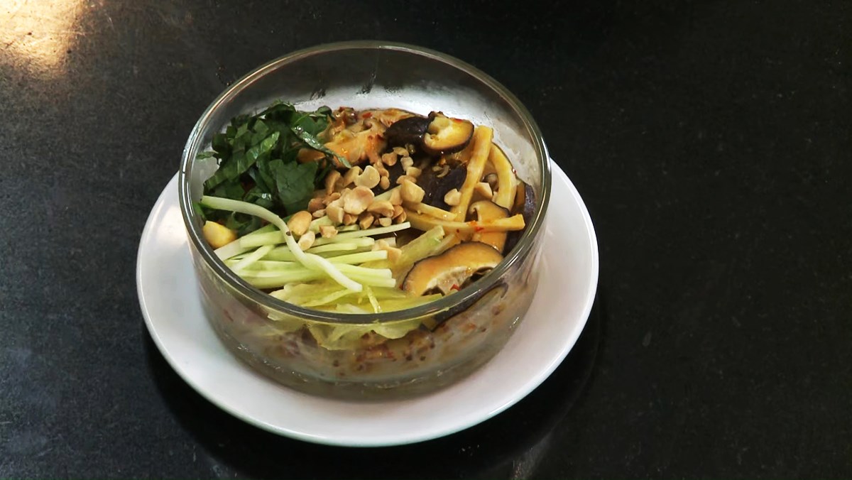 Hủ tiếu rơi tế chay