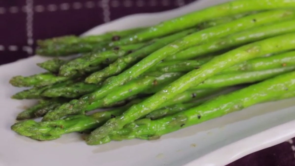 Măng tây nướng tỏi và măng tây nướng phô mai