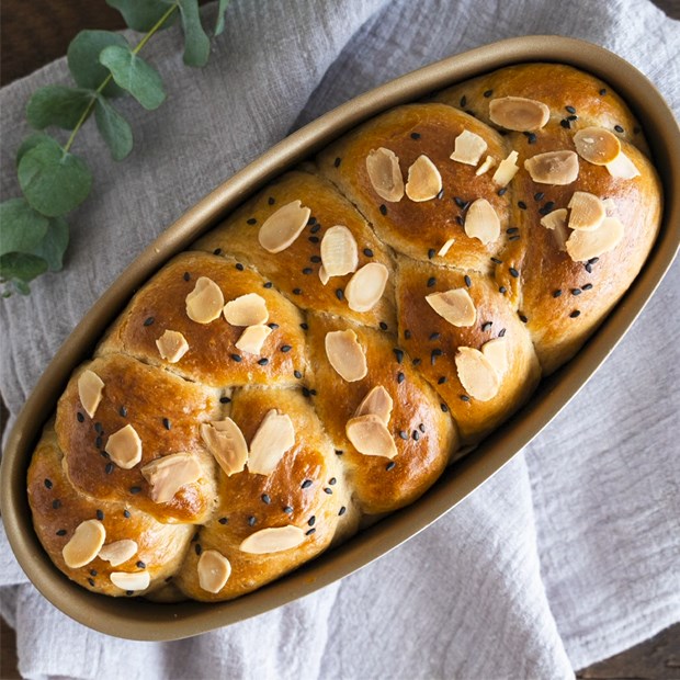 Cách làm bánh mì Brioche - bánh mì hoa cúc bằng bột nguyên cám