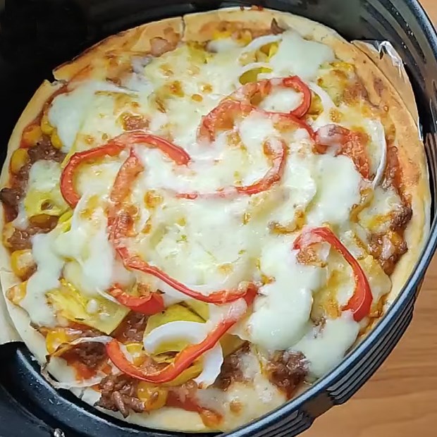 Cách làm bánh pizza bò bằng nồi chiên không dầu thơm ngon đơn giản