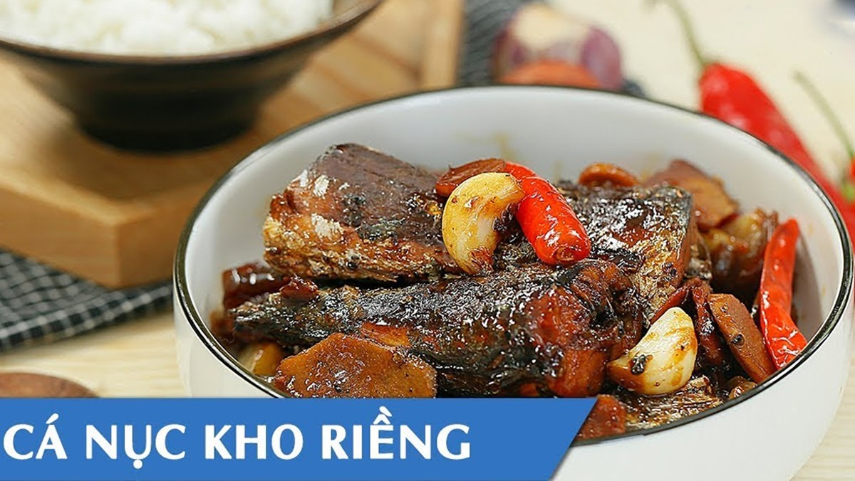 Cá nục kho riềng