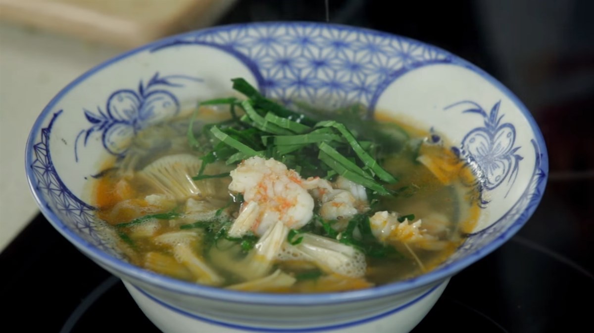 Young jackfruit soup cooked with piper lolot shrimp