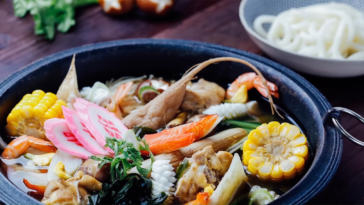 Mì udon hải sản rau củ