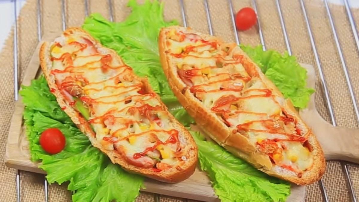 Pizza chiếc thuyền