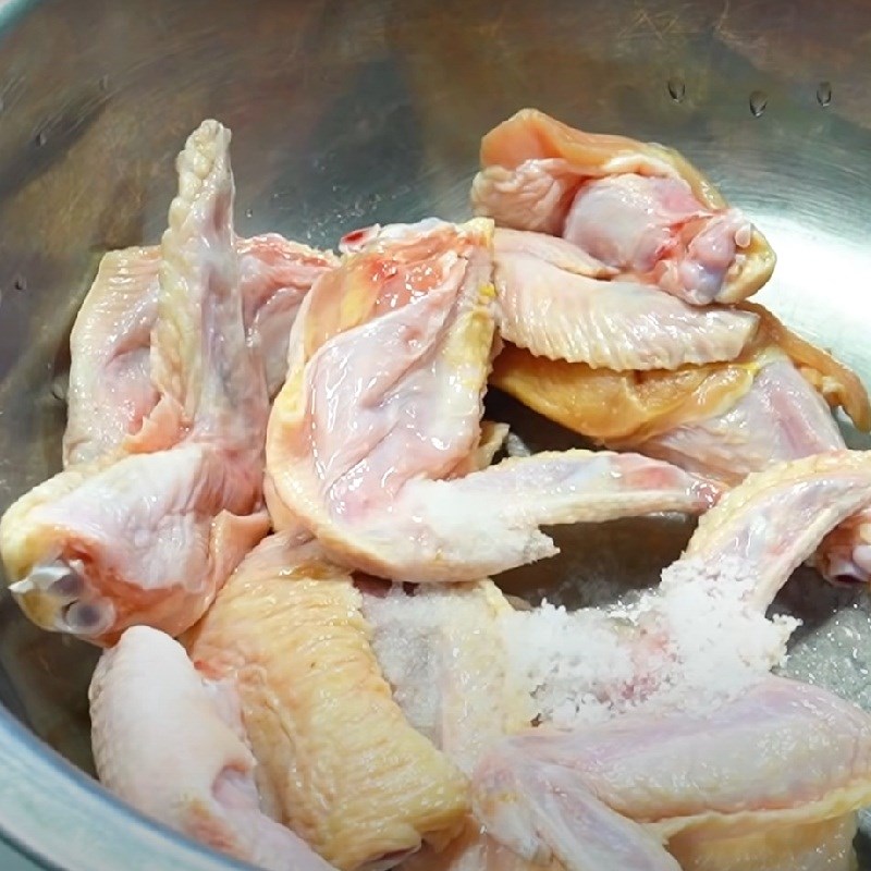 Bước 1 Sơ chế cánh gà Cánh gà nướng chao