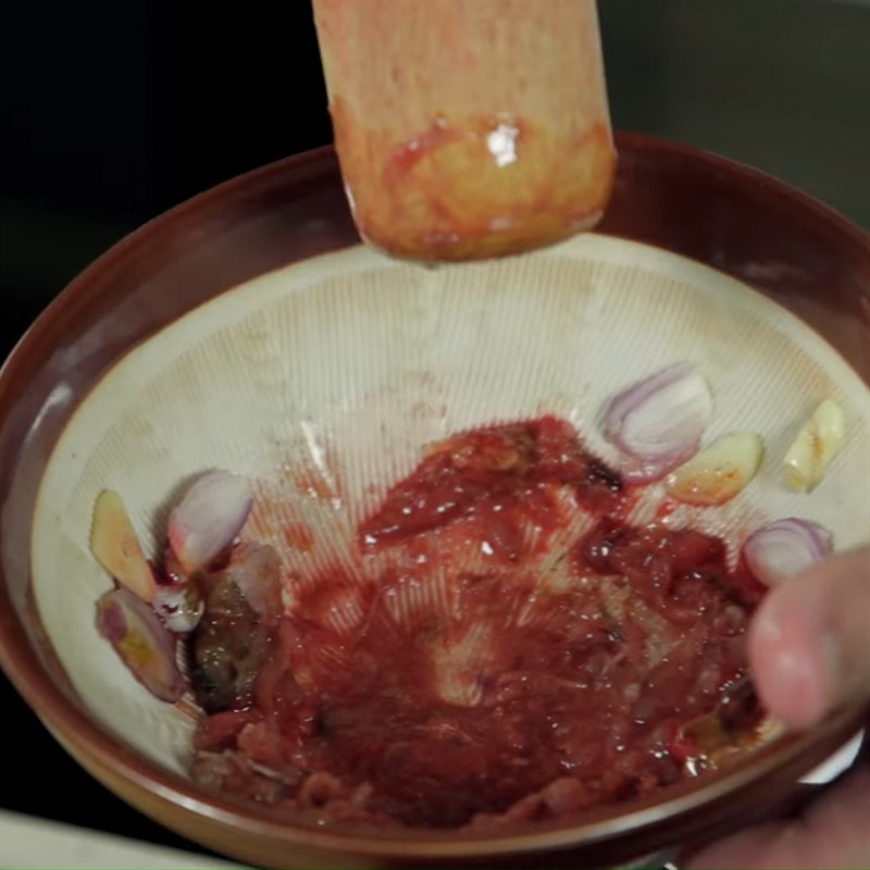 Bước 2 Ướp tôm Canh mít non nấu tôm lá lốt