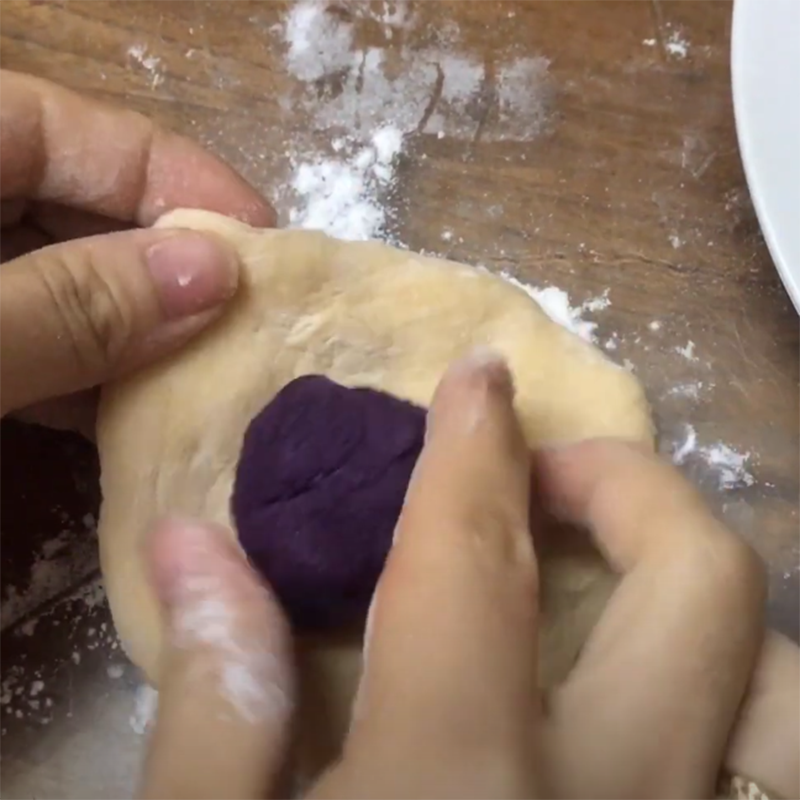 Bước 5 Cán bột và tạo hình bánh Bánh mì khoai lang tím