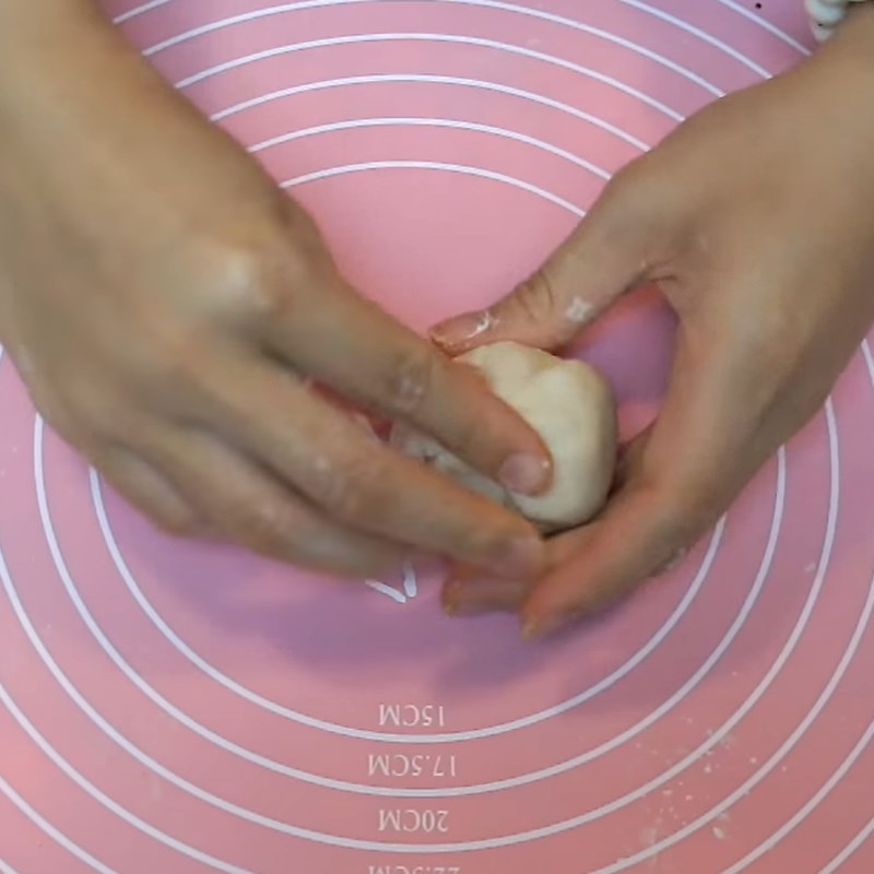 Bước 2 Chia và bọc nhân bánh Bánh bao nấm nhân đậu xanh