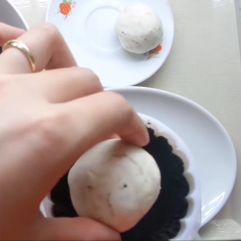 Bước 3 Đóng bánh Bánh Trung Thu oreo