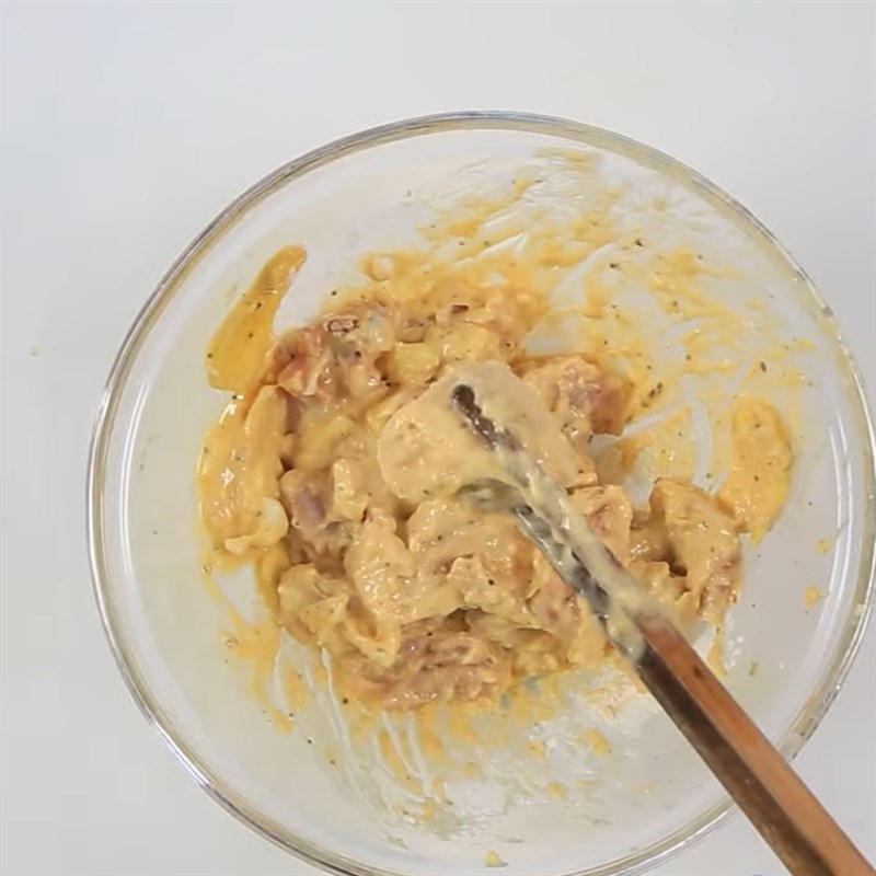 Bước 2 Chiên gà Gà chiên bia