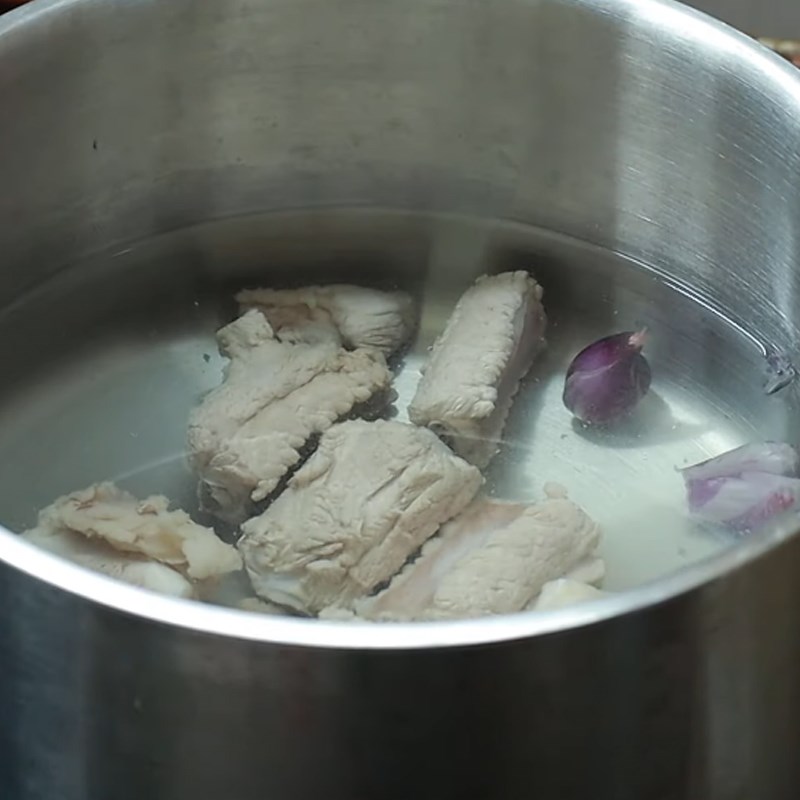 Cách nấu canh cải chua với sườn heo - Các bước chế biến