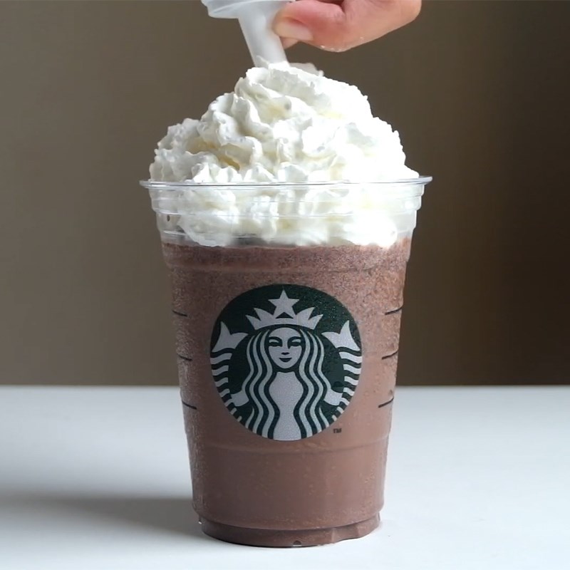 Bước 2 Hoàn thành Oreo Frappuccino