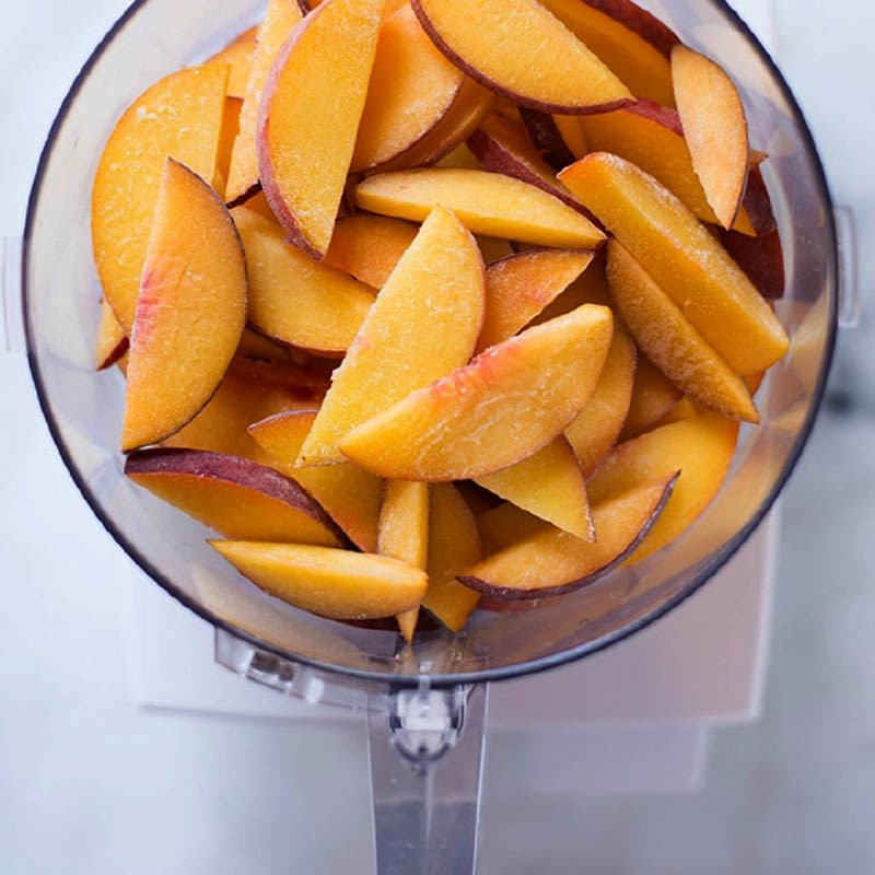 Bước 2 Làm hỗn hợp kem Kem đào chanh mật ong