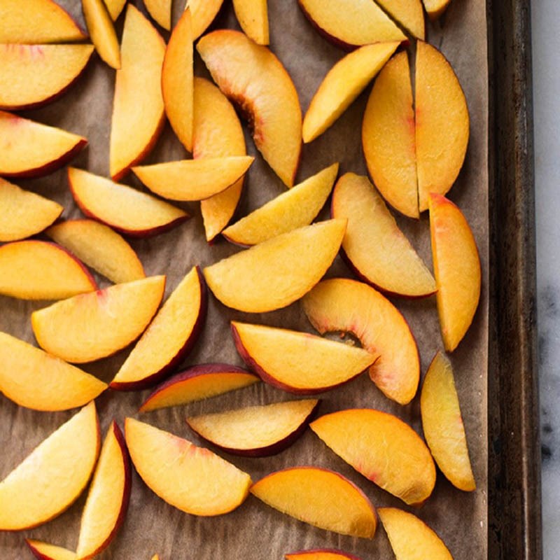 Bước 2 Làm hỗn hợp kem Kem đào chanh mật ong