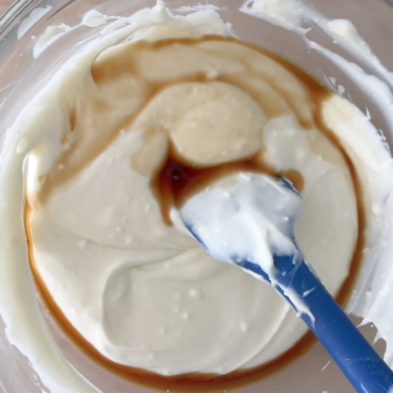 Bước 2 Làm hỗn hợp kem Kem sữa chua việt quất