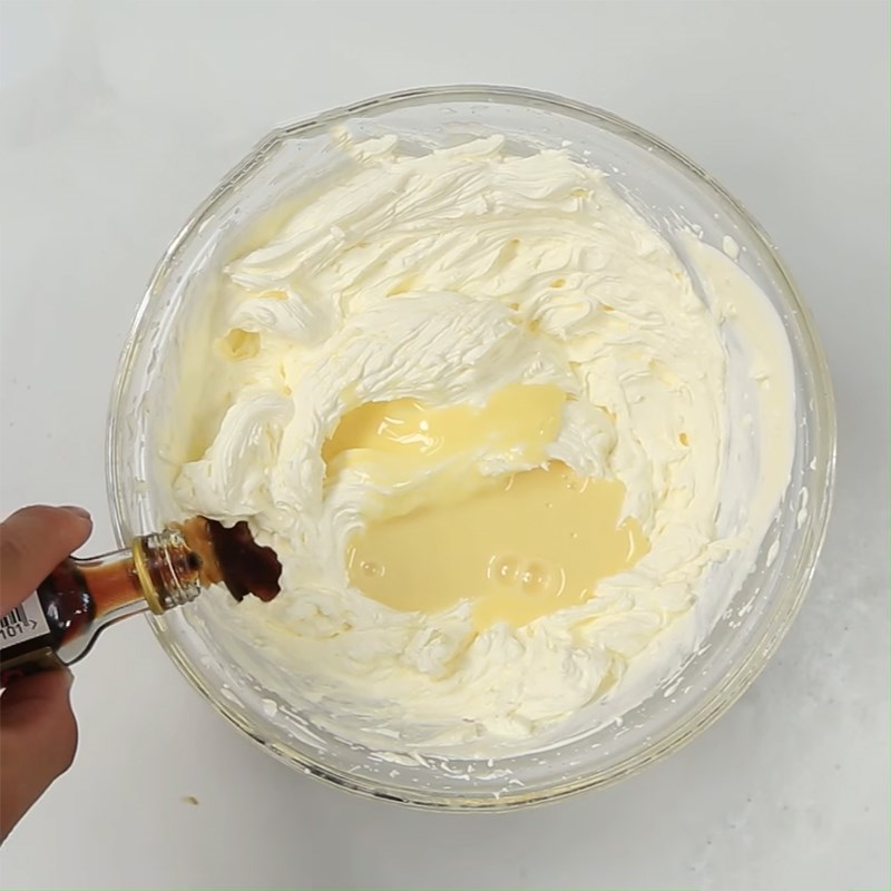 Bước 2 Làm hỗn hợp kem Kem vanilla