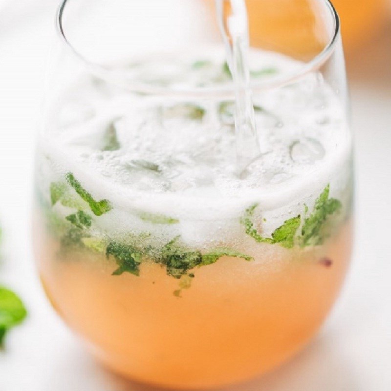 Bước 2 Làm mojito Mojito bưởi mật ong