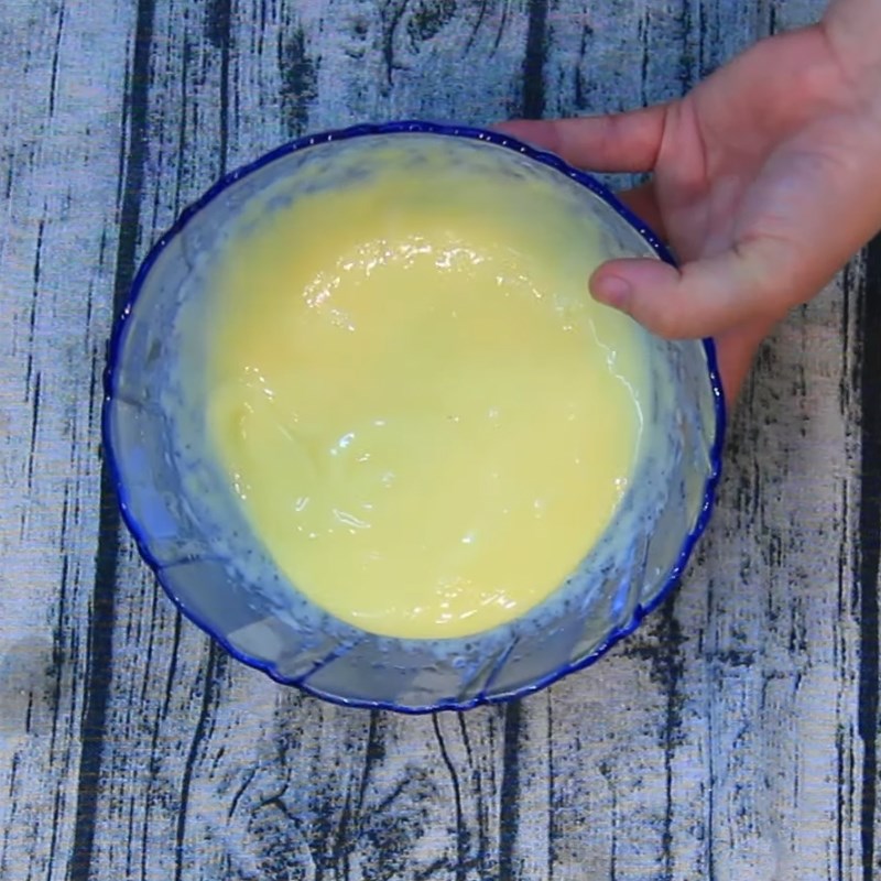 Bước 7 Làm sốt dầu trứng Bánh bông lan cuộn chà bông phô mai trứng muối