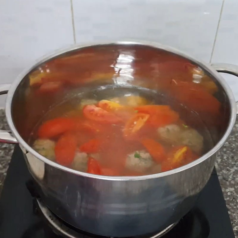 Bước 6 Nấu canh cà chua với thịt bò Canh cà chua thịt bò