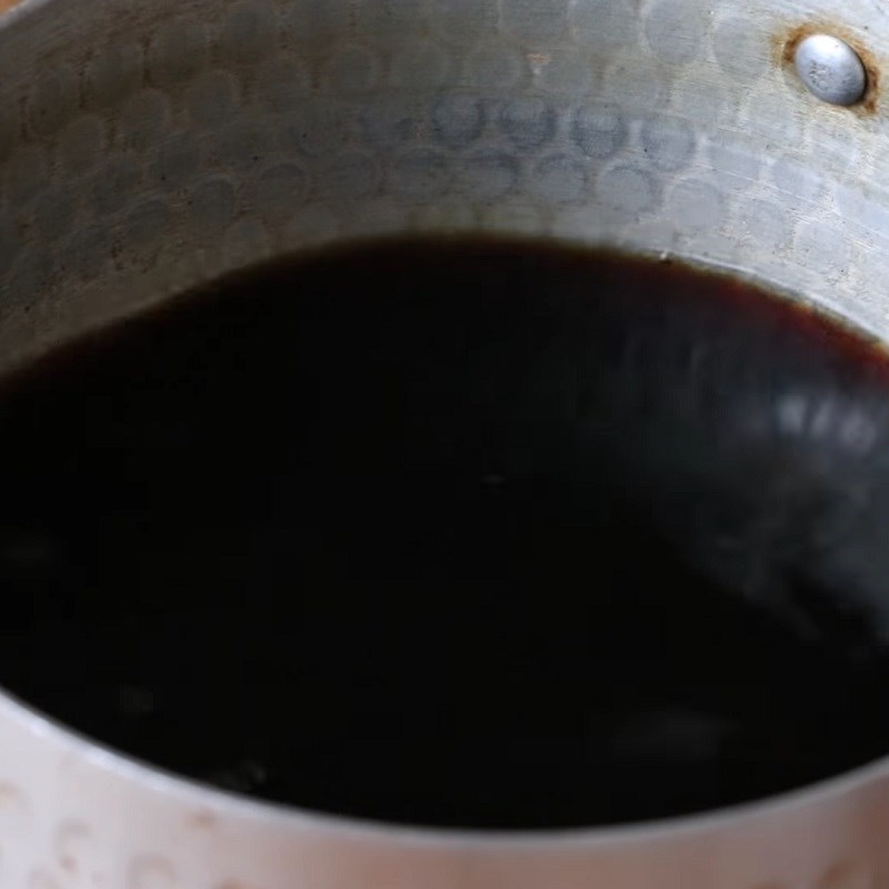 Bước 1 Nấu nước tương Cá hồi ngâm nước tương
