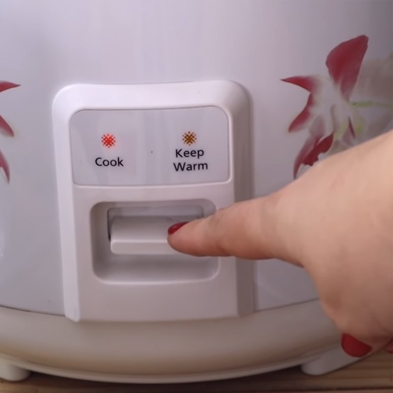 Bước 8 Nướng bánh Bánh trung thu đậu xanh trứng muối sầu riêng bằng nồi cơm điện