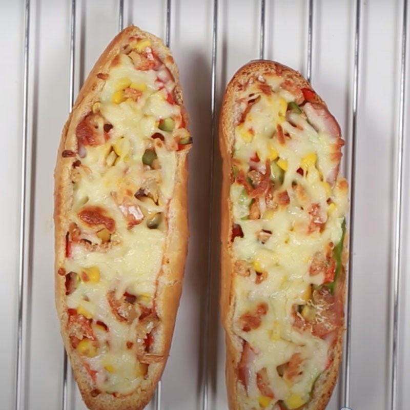 Bước 4 Nướng bánh Pizza chiếc thuyền