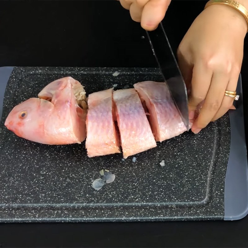 Bước 1 Sơ chế các vật liệu Cá diêu hồng kho tiêu