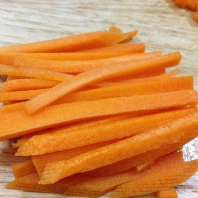 Bước 2 Sơ chế cà rốt Cật heo xào sa tế