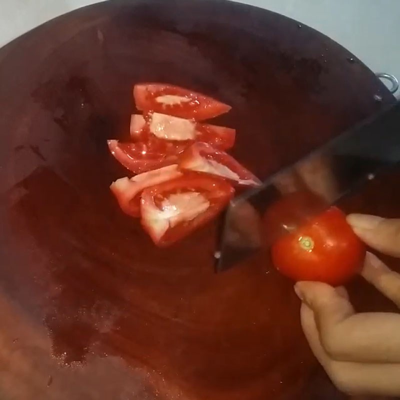 Bước 2 Sơ chế các nguyên liệu khác Su hào xào cà chua