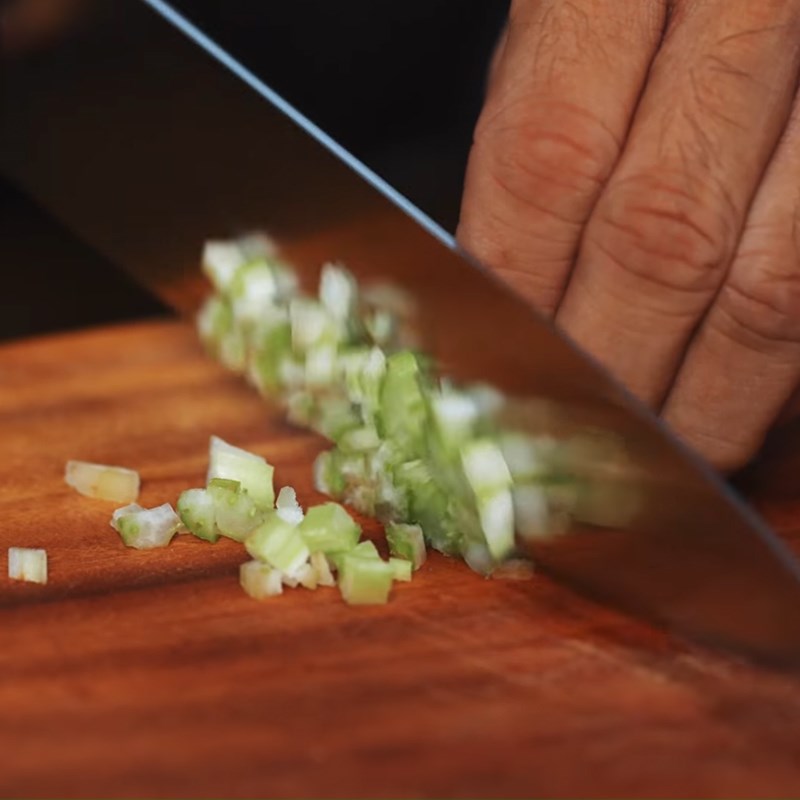 Bước 2 Sơ chế nguyên liệu Pizza Hawai