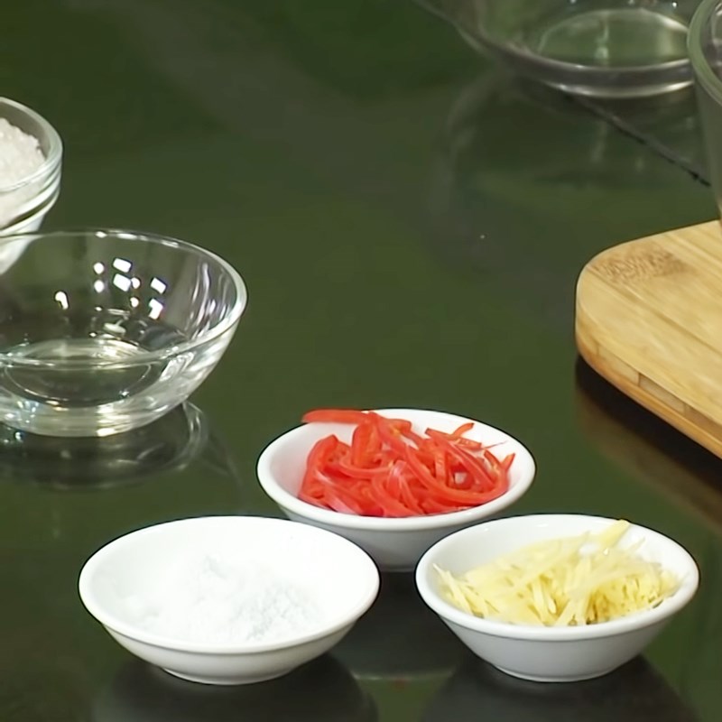 Bước 1 Sơ chế nguyên liệu Gỏi dưa leo cà rốt chua ngọt
