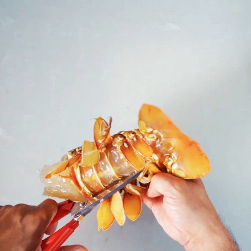 Bước 1 Sơ chế tôm hùm Sashimi tôm hùm