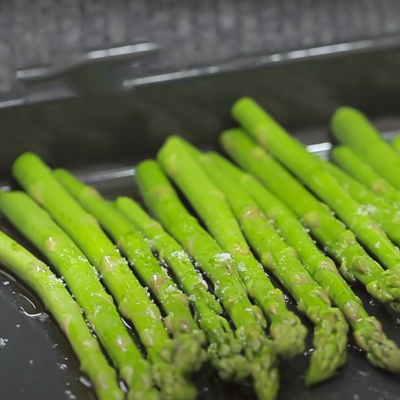 Bước 1 Sơ chế nguyên liệu Măng tây nướng phô mai