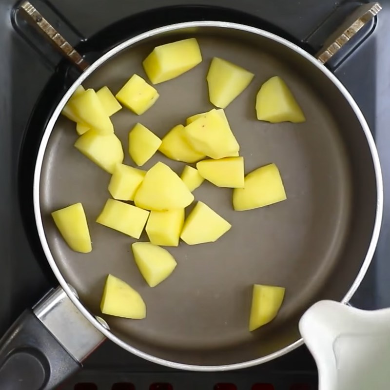 Bước 2 Nấu và xay khoai tây Súp tôm bông cải xanh