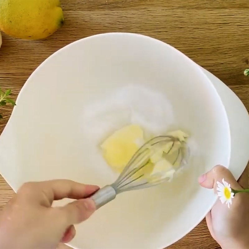 Bước 1 Tán nhuyễn bơ Bánh quy chanh keto