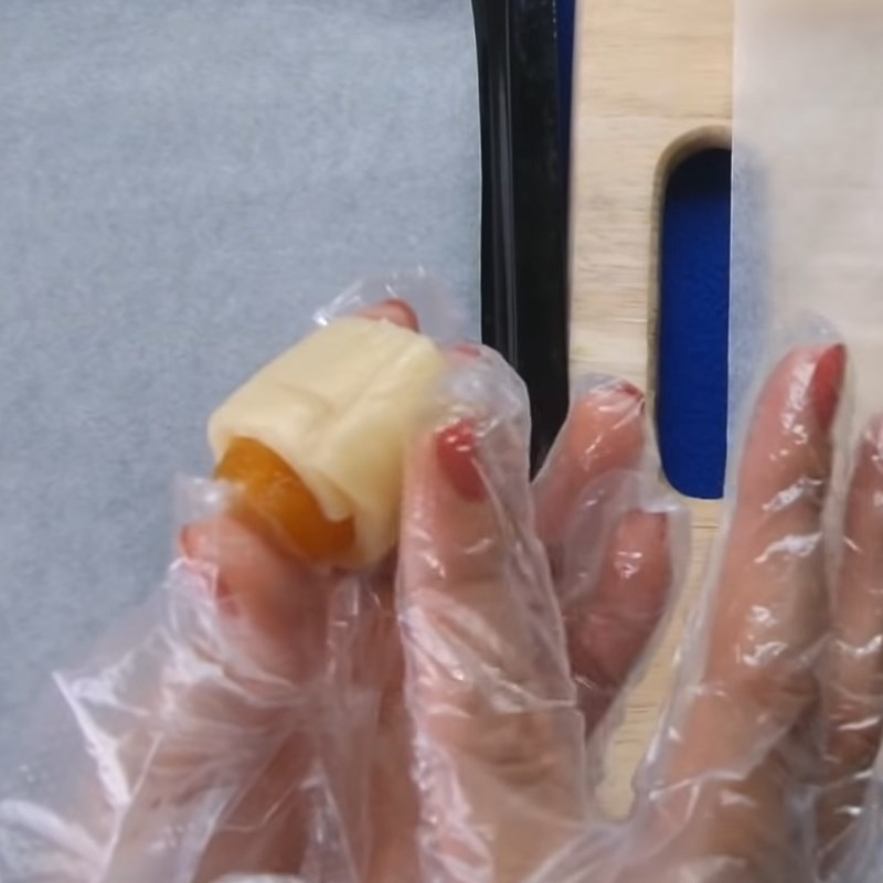 Bước 6 Tạo hình bánh Bánh quy cuộn mứt dứa