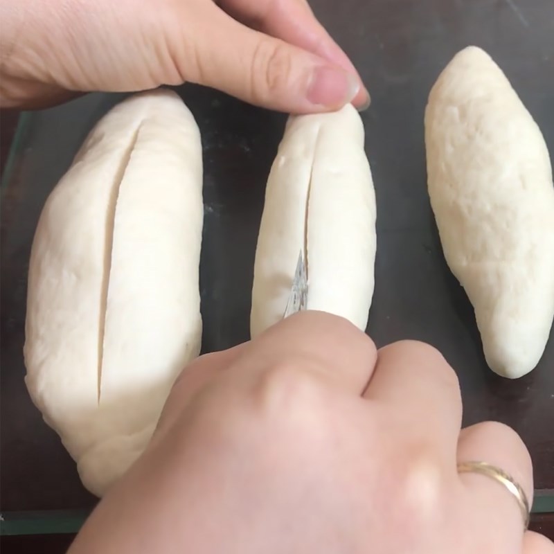 Bước 4 Tạo hình bánh Bánh mì đặc ruột bằng nồi chiên không dầu