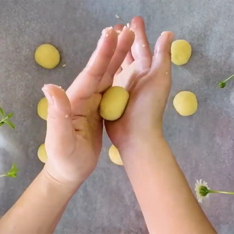 Bước 3 Tạo hình bánh Bánh quy chanh keto