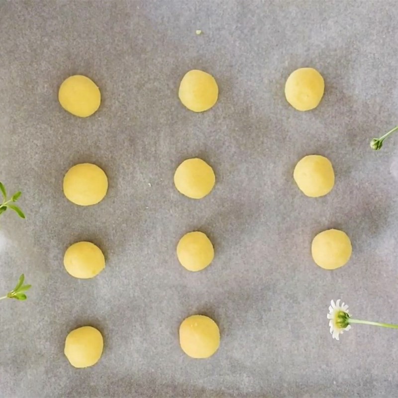 Bước 3 Tạo hình bánh Bánh quy chanh keto