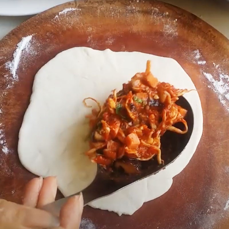 Bước 6 Tạo hình bánh Bánh bao nhân pizza