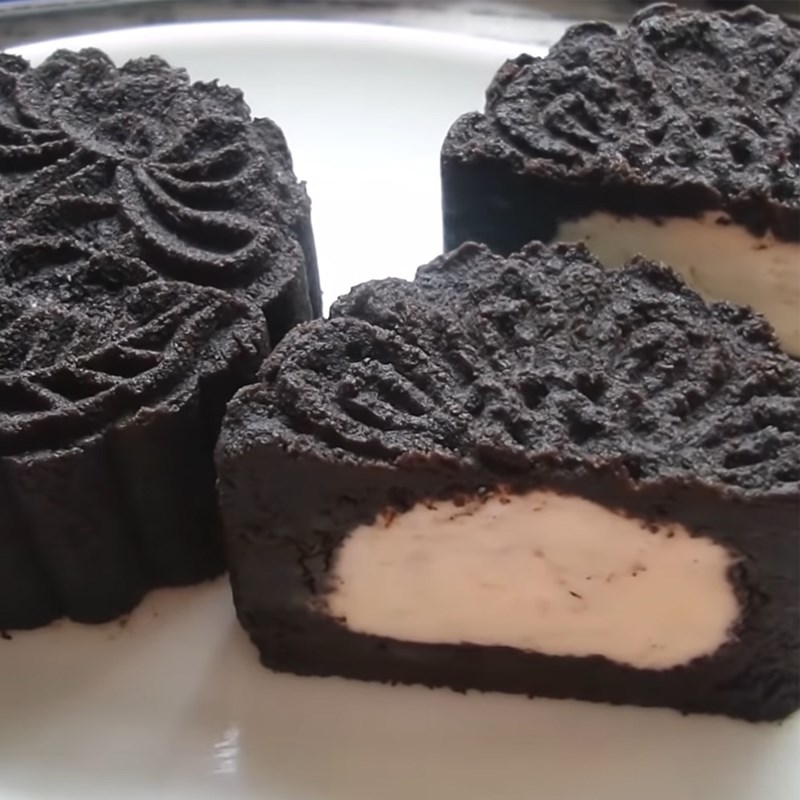 Bước 4 Thành phẩm Bánh Trung Thu oreo