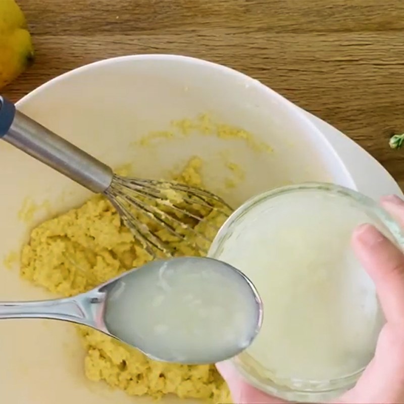 Bước 2 Trộn bột bánh Bánh quy chanh keto