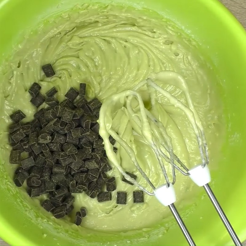 Bước 3 Trộn bột bánh Bánh cupcake bơ socola