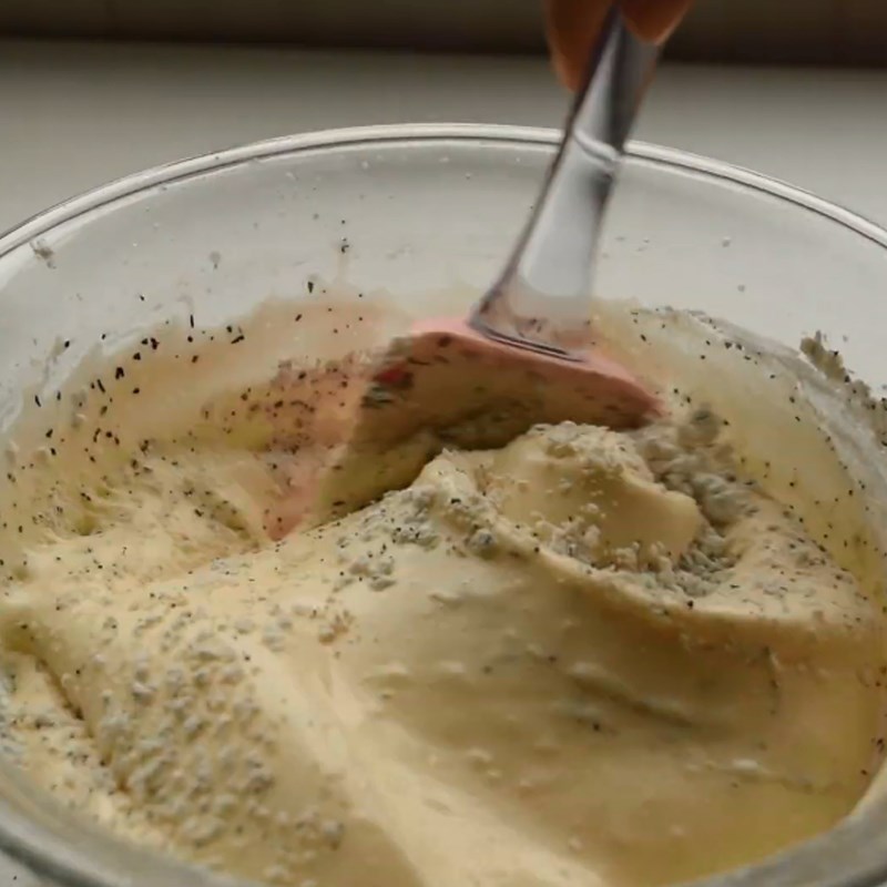 Bước 3 Trộn bột vào trứng Bánh bông lan trà đào