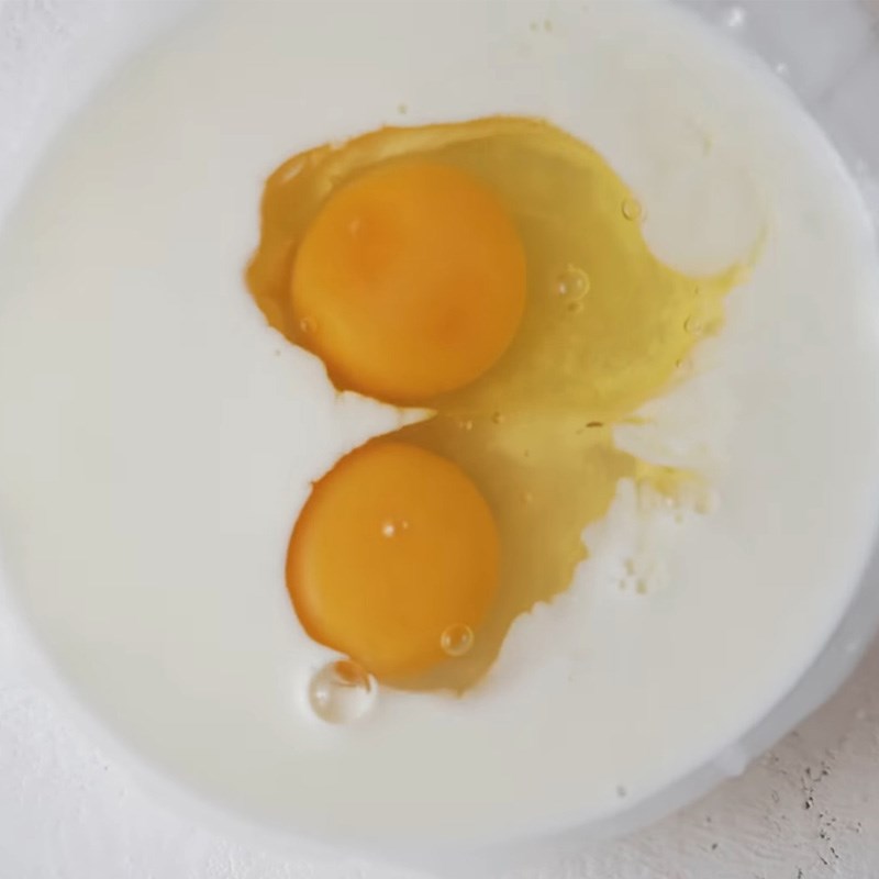 Bước 2 Trộn nguyên liệu ướt Muffin cà rốt